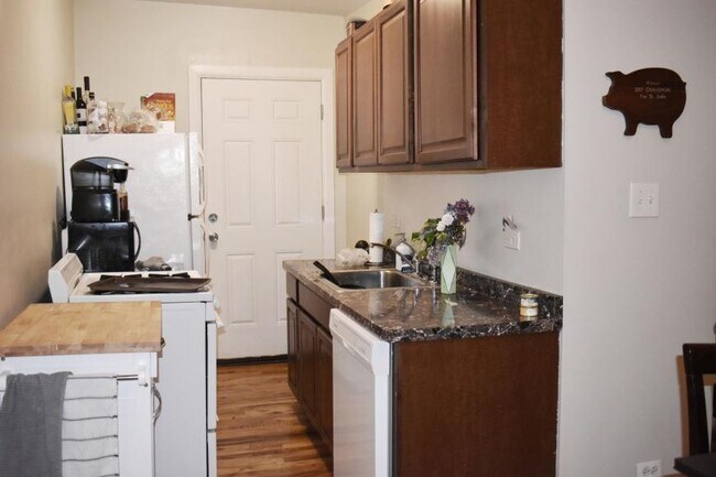 Photo - 1 bedroom in Chicago IL 60657 Unit 1S