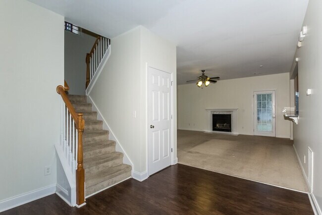 Photo - 122 The Blvd