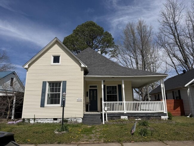 Building Photo - 2112 Herbert St