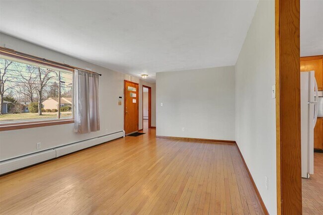 Photo - 57 Alanby Dr