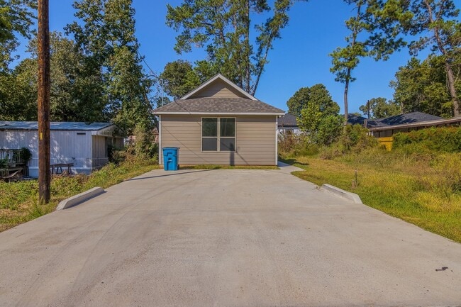 Building Photo - 870 Omeara