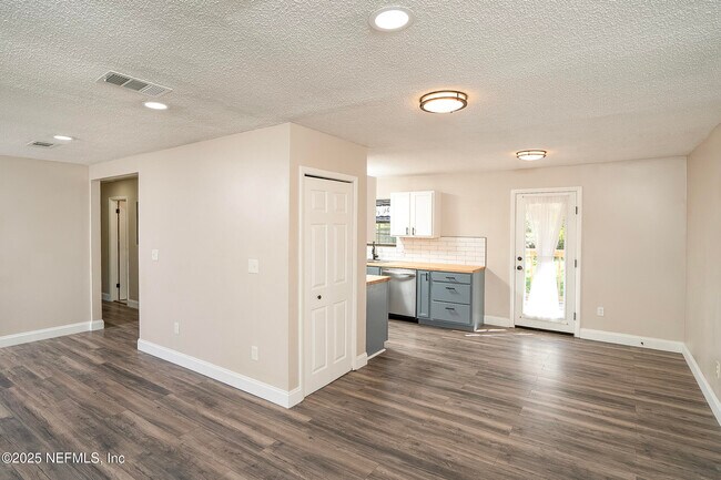 Photo - 1131 Butler Ave