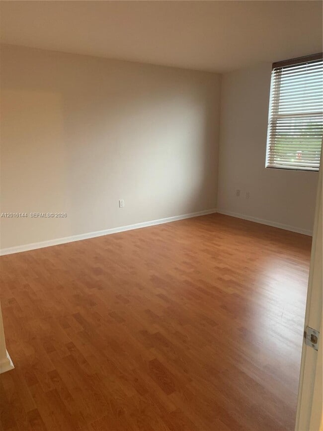 Photo - 1555 N Treasure Dr Unidad 506