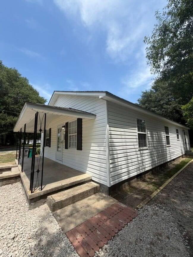 Photo - 536 Linwood Ave