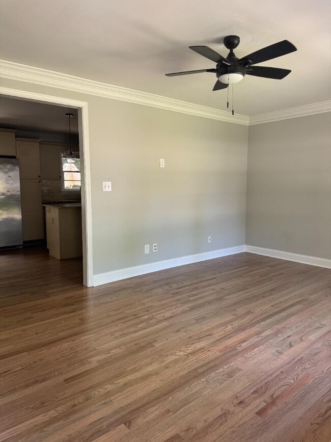 Photo - 2002 E Drew Valley Rd NE