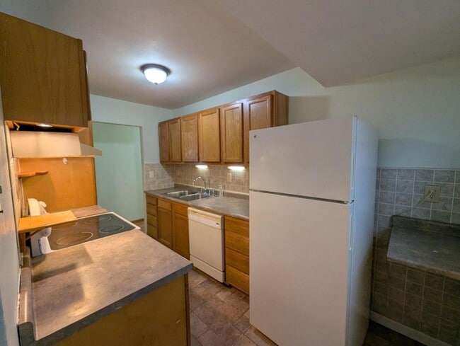 Photo - Glen Garry Goregeous - Section 8 Friendly!