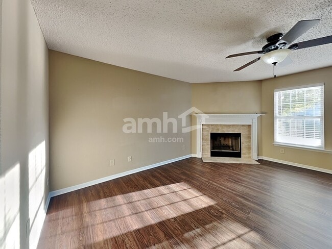 Photo - 15204 Clear St