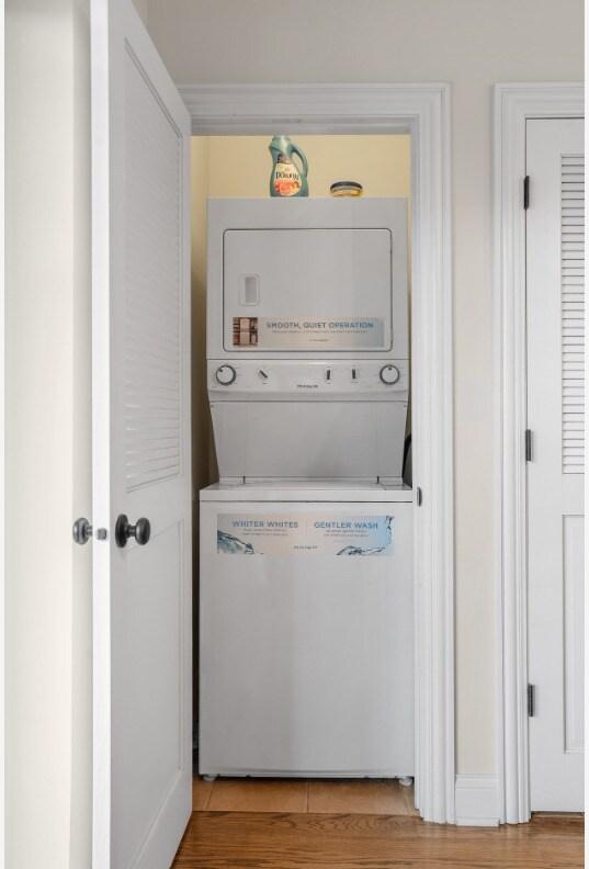 Photo - 2117 W Irving Park Rd