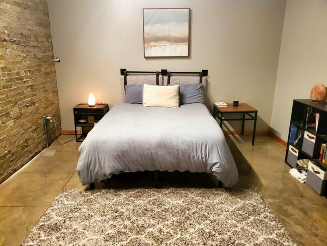 Photo - 773 N Water St