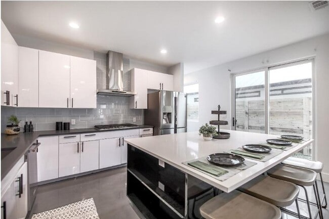 Photo - 1102 1/2 Fiesta St