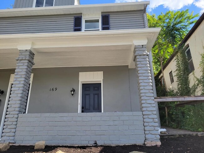 Photo - 169 Union St Unidad A