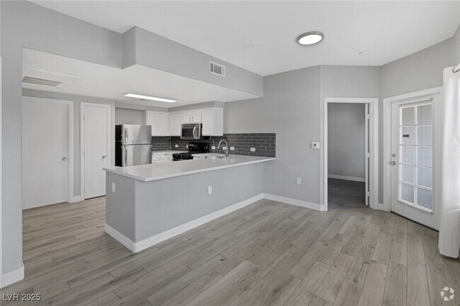 Building Photo - 3400 Cabana Dr Unit 1069 Rental