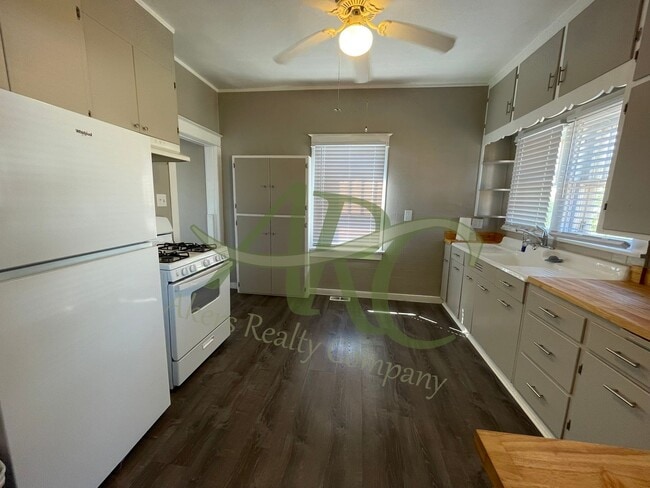 Photo - 1208 E 13th St