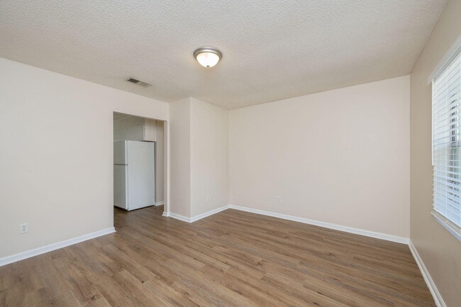 Photo - 709 Greenwood St