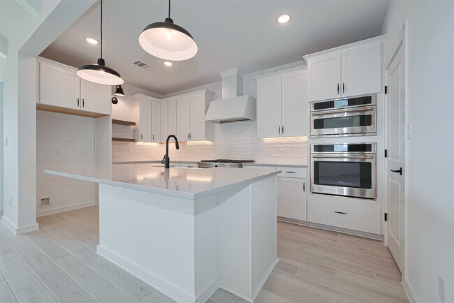 Photo - 2627 Clapbread Ln