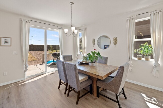 Photo - Bright and Beautiful Home with Gourmet Kit...