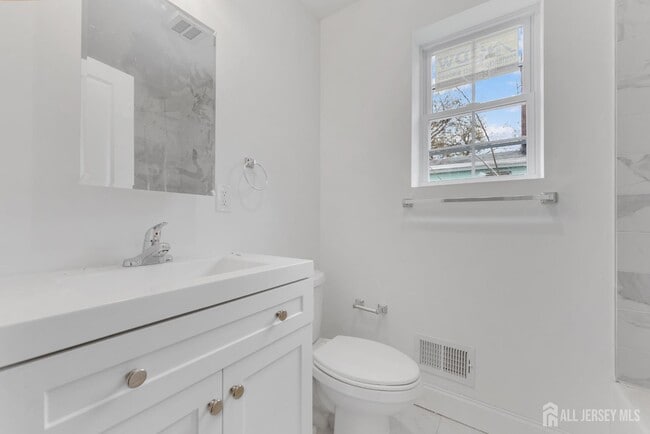 Photo - 138 Milford Ave Unit 2