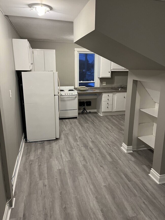 Photo - 336-336 Harold St N