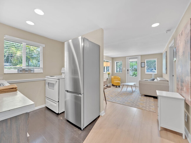 Building Photo - 1034 NE 36th St Rental