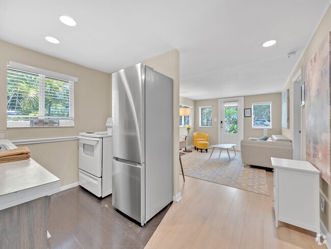 Building Photo - 1034 NE 36th St Rental