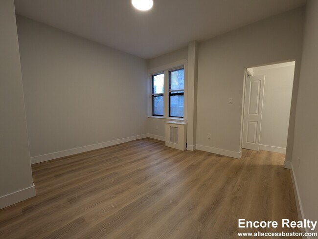 Photo - 27 Phillips St Unit 3