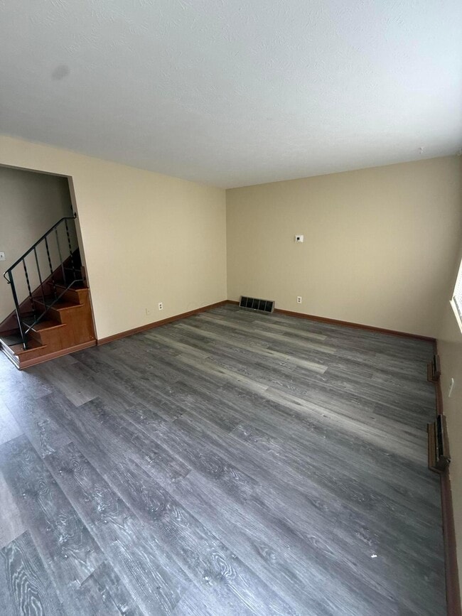 Photo - 1759 Lonsdale Rd Unidad C