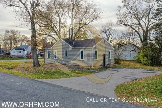 Photo - 2089 Brady Ave