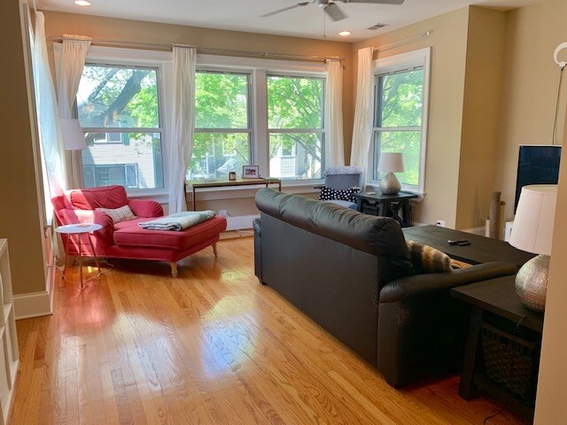 Photo - 3647 N Marshfield Ave Unit 2