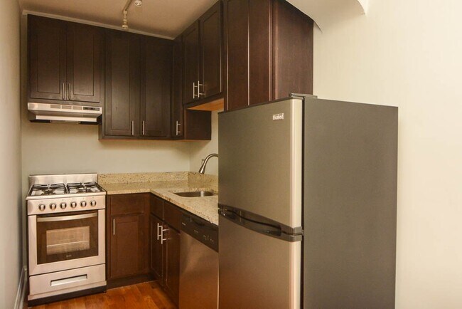 Photo - 4743 N Hermitage Ave Unit A07W