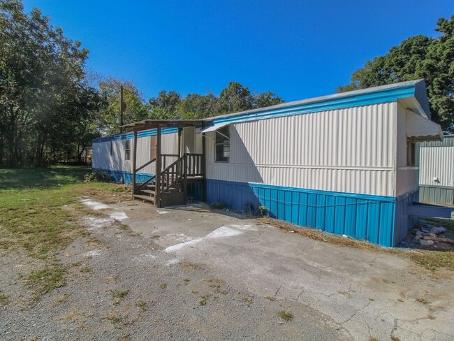 Photo - Updated Country Home Just Minutes from Fay...