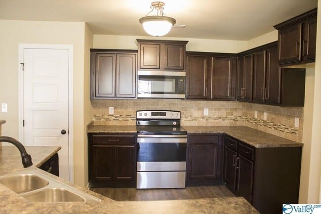 Photo - 107 Hulsey Ln