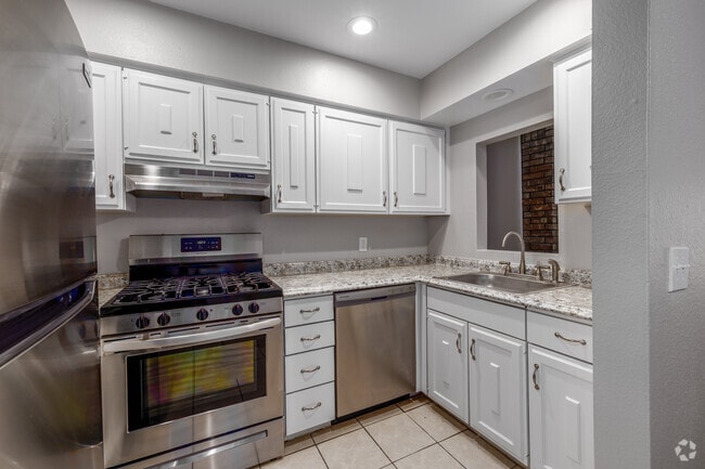 2BR, 1.5BA - 955SF - Kitchen