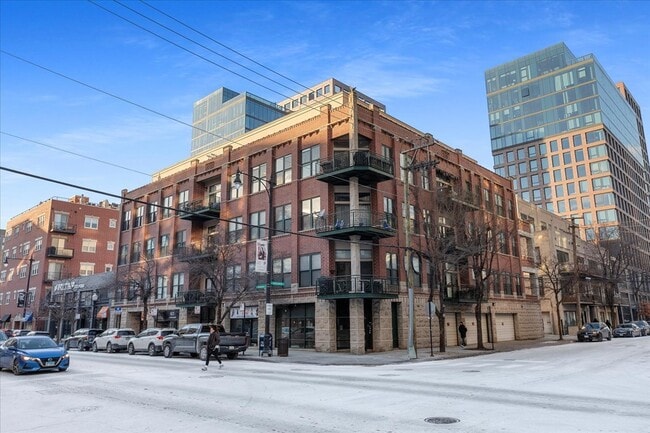 Building Photo - 936 W Madison St Unit 4C