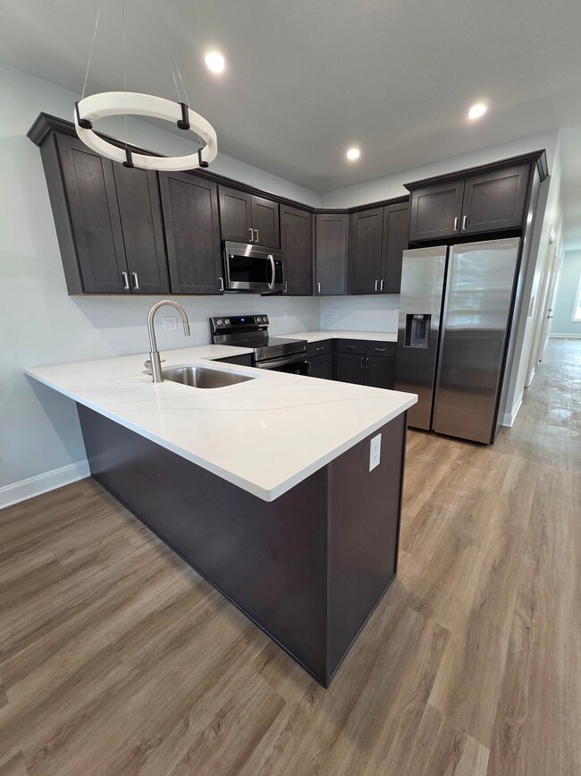 Building Photo - 840 2nd St Unit Floor 1