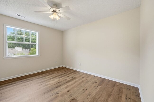 Photo - Updated 2BR Townhome in Prime Chapel Hill Location with Pool & Tennis!