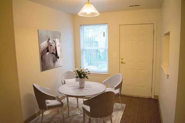 Photo - Universal Court 1