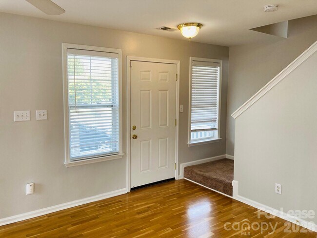 Photo - 8004 Strandhill Rd