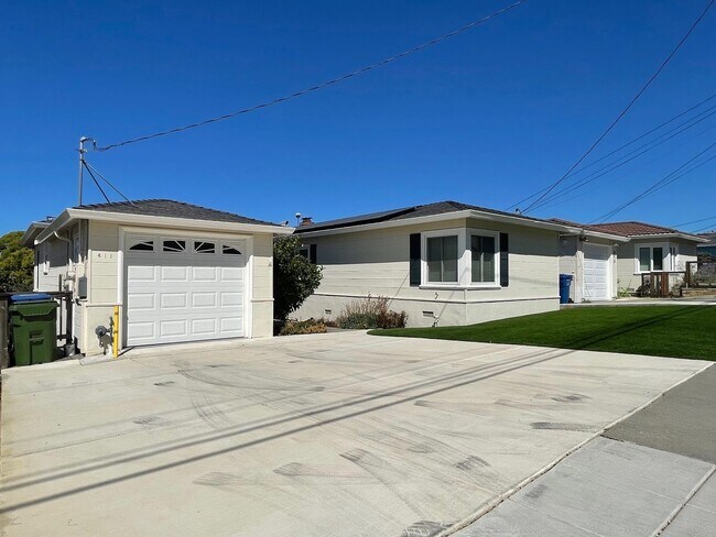 2 bedrooms, 1 full bathroom with panoramic... - 2 bedrooms, 1 full bathroom with panoramic... House