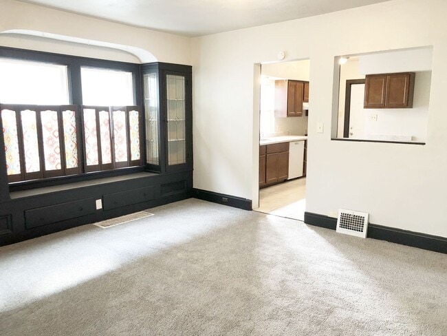 Building Photo - 3 Bed 1 Bath Single Family Home In South B...