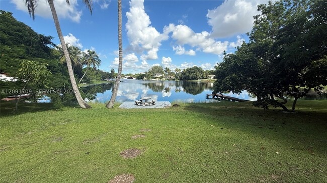 6365 Miami Lakeway S