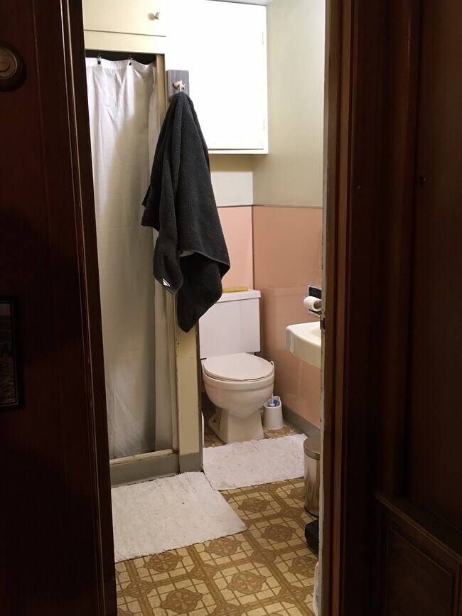 Photo - 116 S Jackson St Unidad 1