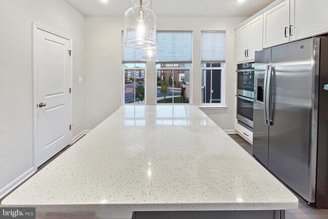 Photo - 414 Matlock Ln