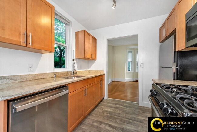 Photo - 5 Murdock Ter