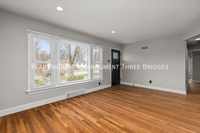 110 Birchwood Dr