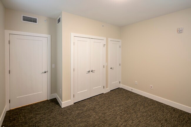 Photo - 435 LaGrave at Tapestry Square