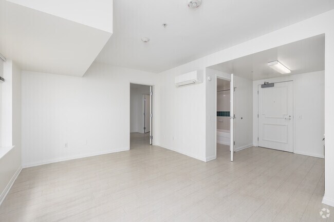 1BD, 1BA - 569SF - Living Room