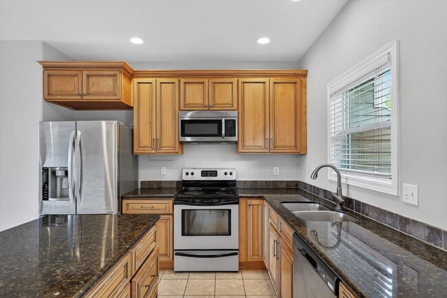 Photo - 3 bedrooms / 3.5 bathrooms Townhome w/ Garage