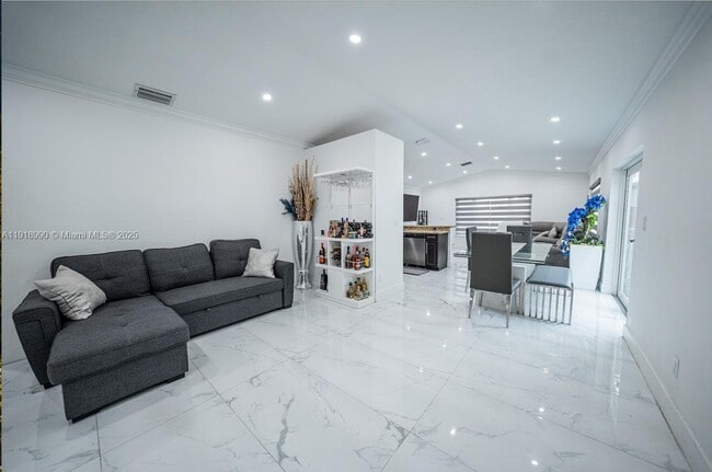 Building Photo - 17404 SW 142nd Pl