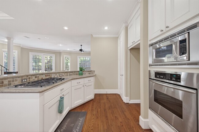 Photo - 105 Detering St