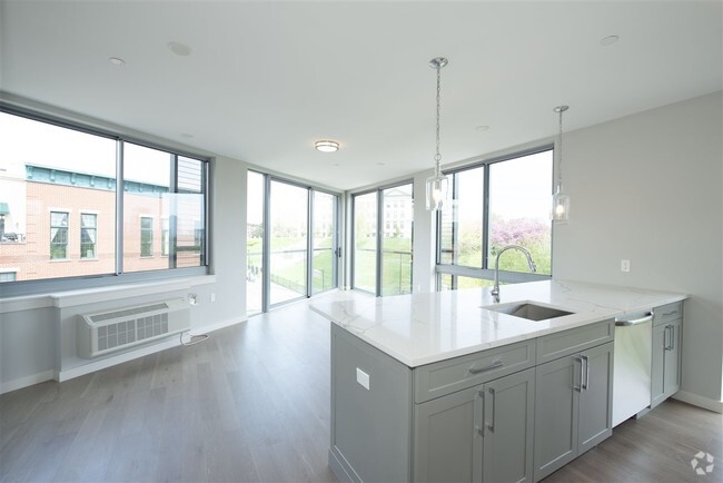 Building Photo - 461 Newark Ave Unit 4A Rental